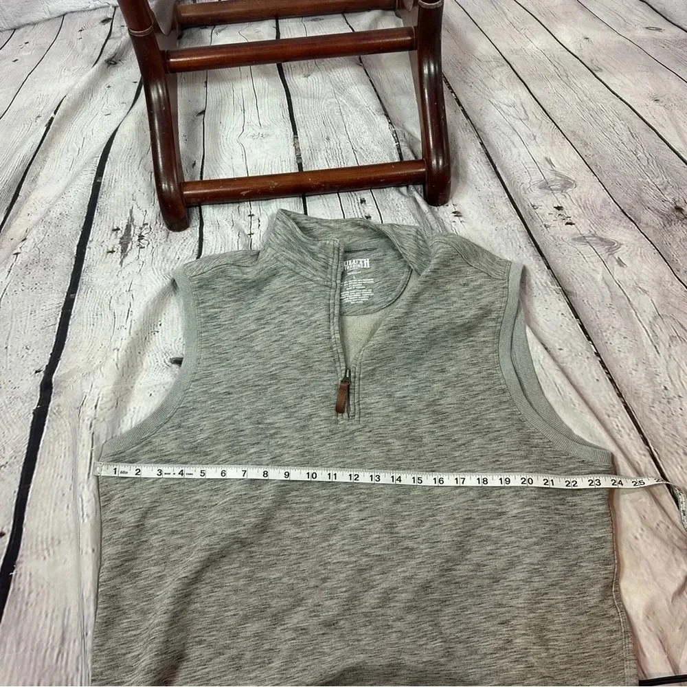 Duluth trading relaxed fit 1/4 zip grey vest size large